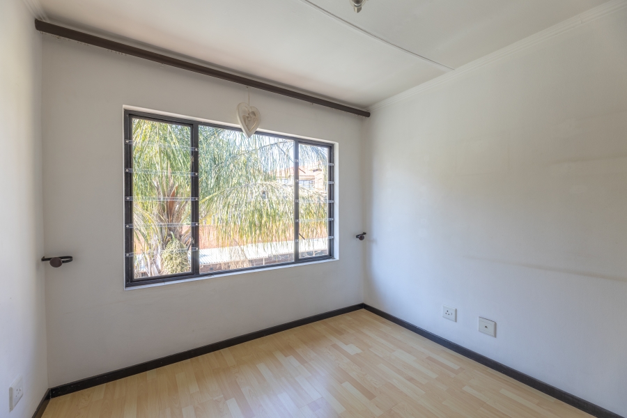 2 Bedroom Property for Sale in Sunninghill Gauteng