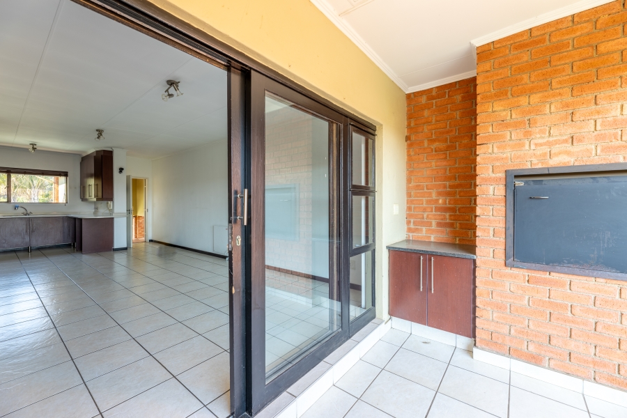 2 Bedroom Property for Sale in Sunninghill Gauteng