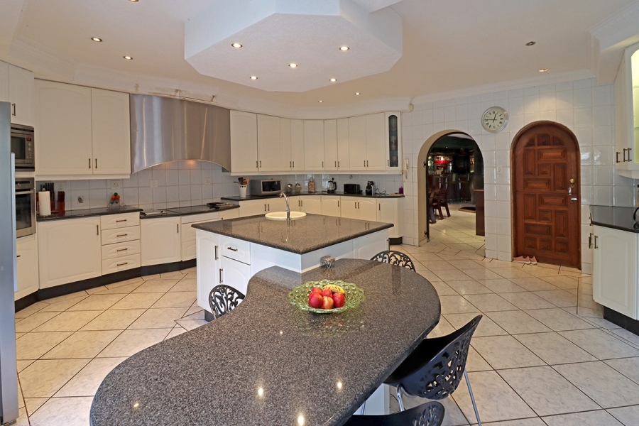 6 Bedroom Property for Sale in Bryanston Gauteng