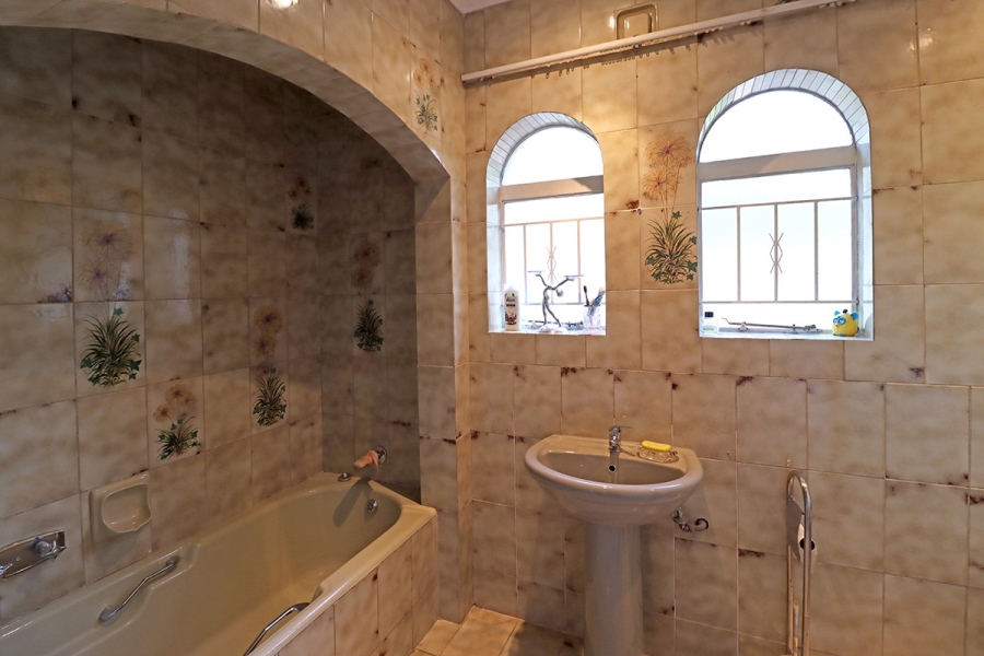 6 Bedroom Property for Sale in Bryanston Gauteng