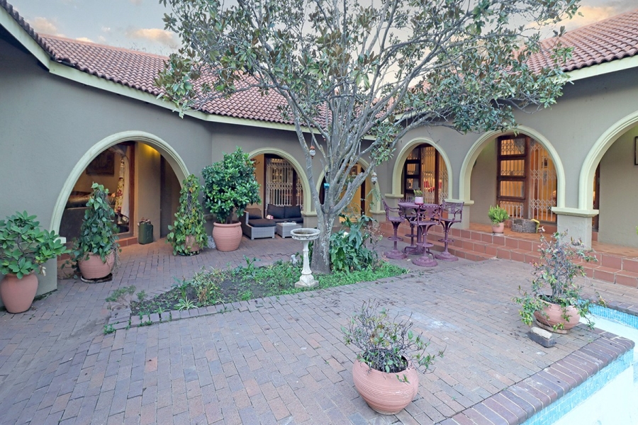 6 Bedroom Property for Sale in Bryanston Gauteng