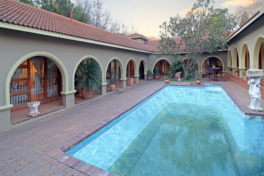 6 Bedroom Property for Sale in Bryanston Gauteng
