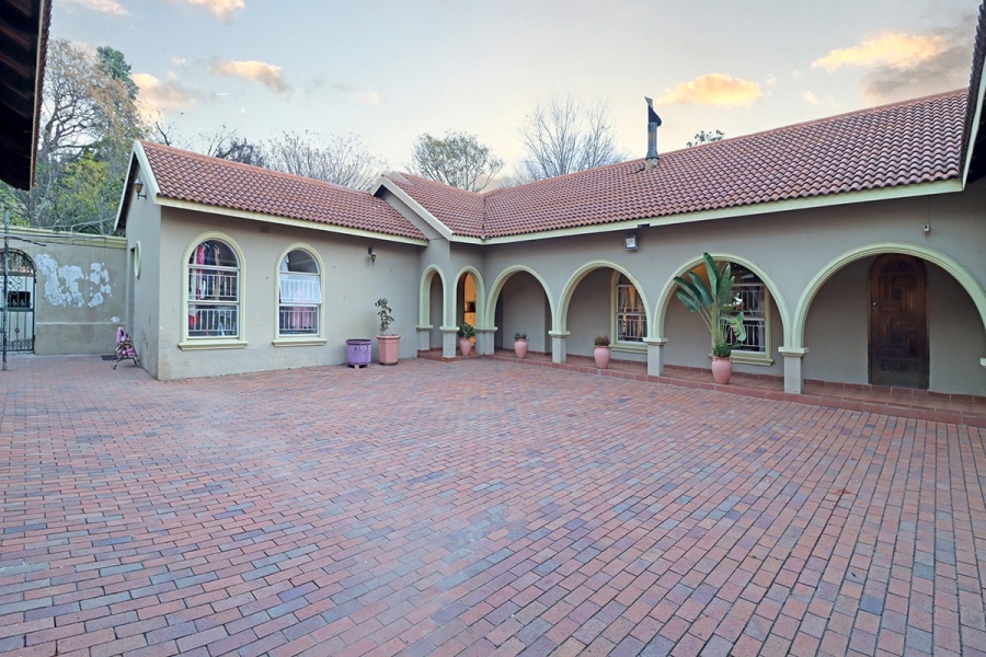 6 Bedroom Property for Sale in Bryanston Gauteng