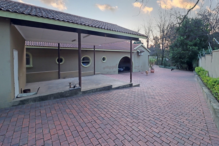 6 Bedroom Property for Sale in Bryanston Gauteng