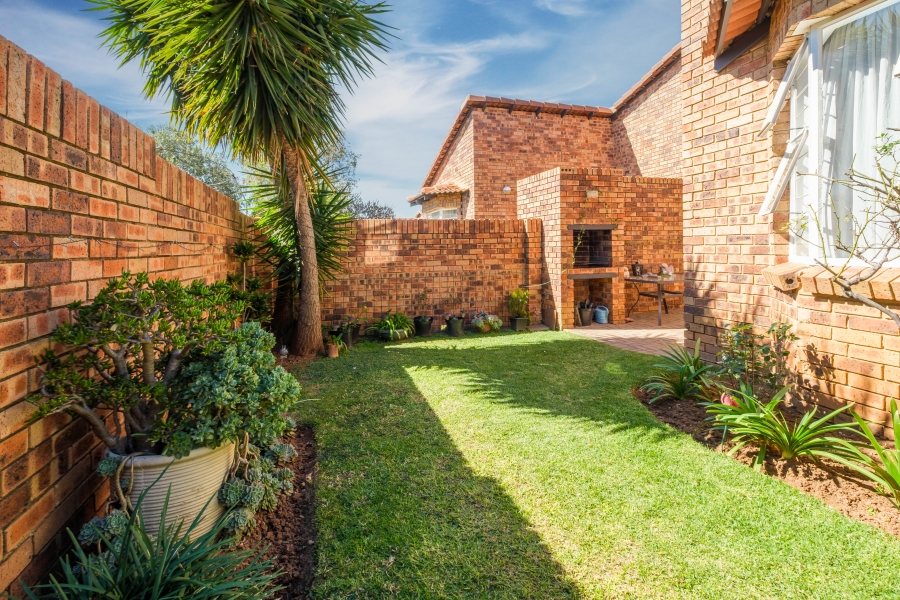 2 Bedroom Property for Sale in Bromhof Gauteng