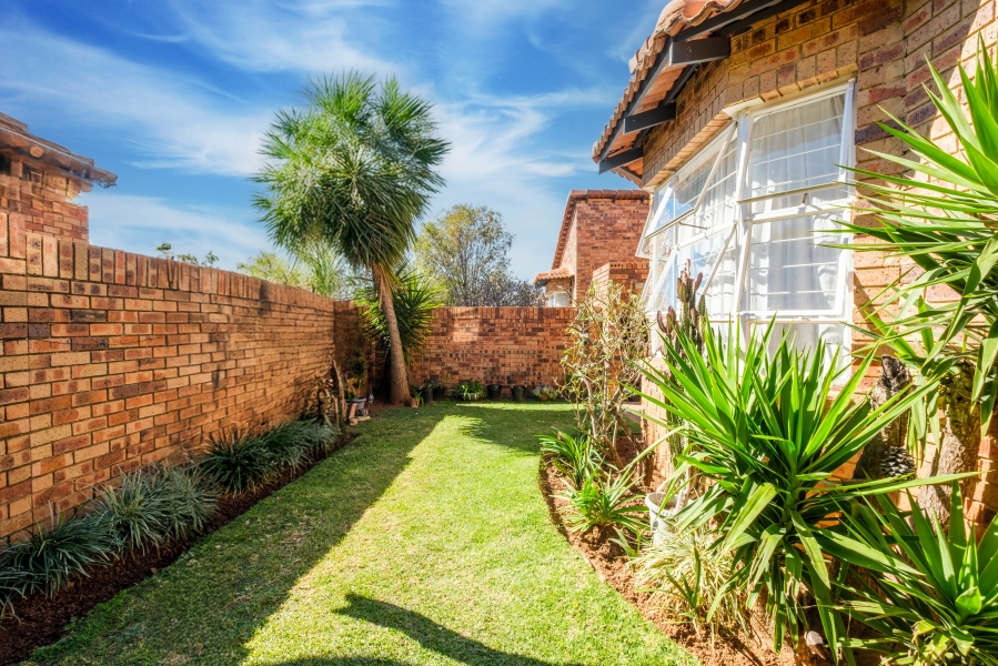 2 Bedroom Property for Sale in Bromhof Gauteng