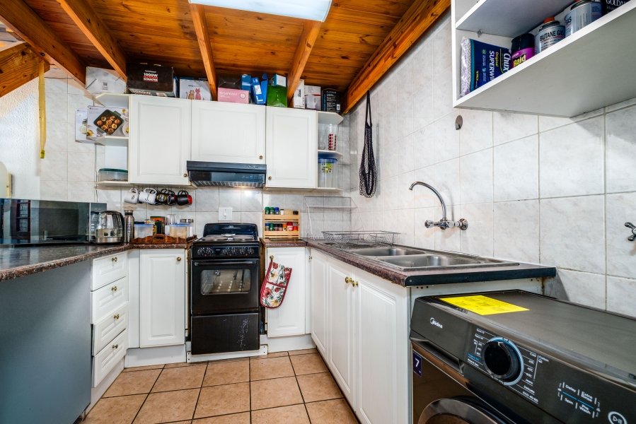 2 Bedroom Property for Sale in Bromhof Gauteng