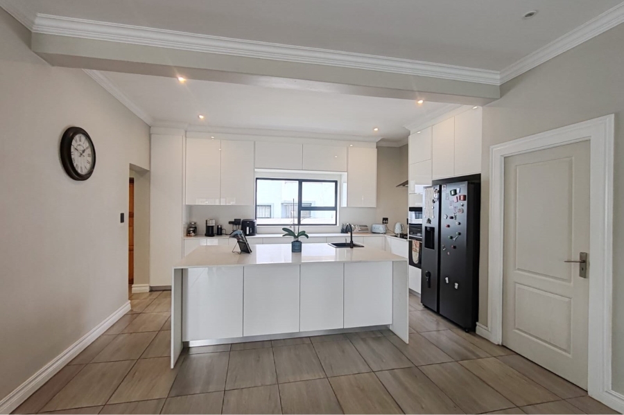 4 Bedroom Property for Sale in Blue Valley Golf Estate Gauteng