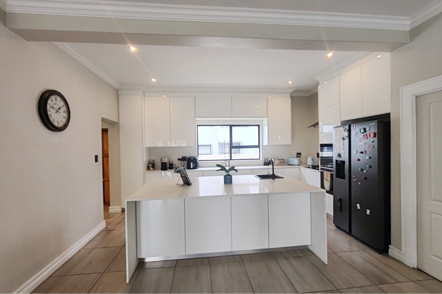 4 Bedroom Property for Sale in Blue Valley Golf Estate Gauteng