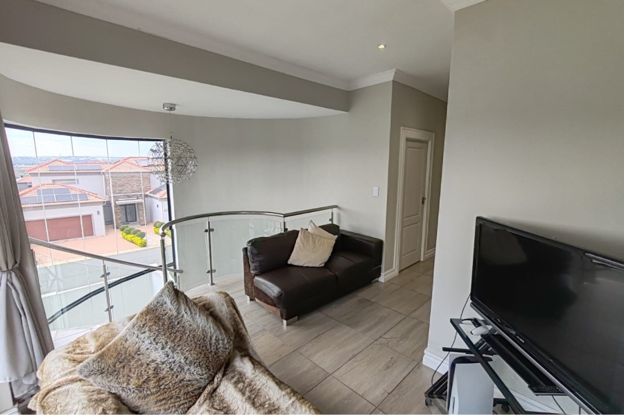 4 Bedroom Property for Sale in Blue Valley Golf Estate Gauteng