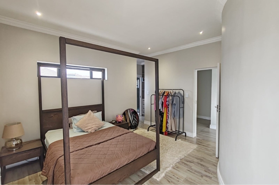 4 Bedroom Property for Sale in Blue Valley Golf Estate Gauteng