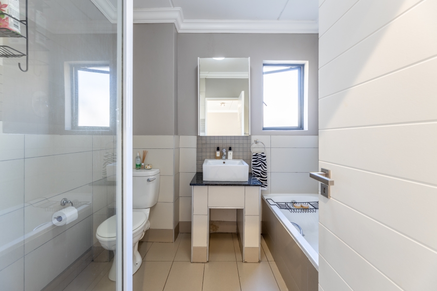 2 Bedroom Property for Sale in Broadacres Gauteng