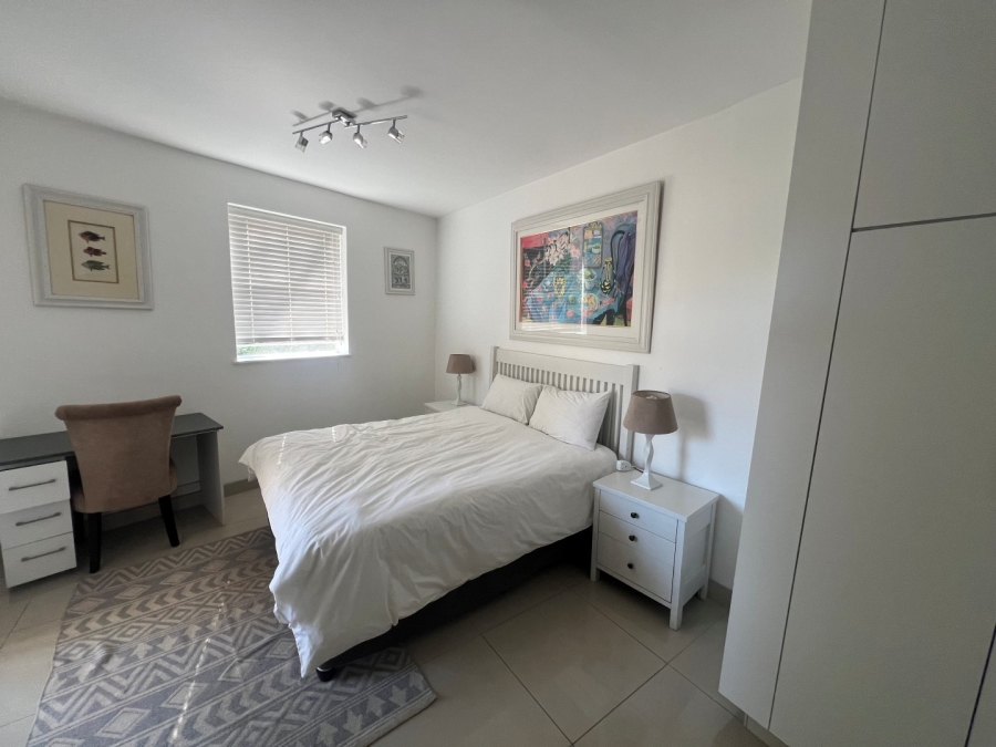 To Let 2 Bedroom Property for Rent in Sandhurst Gauteng