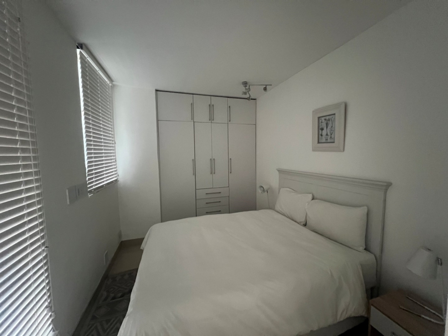 To Let 2 Bedroom Property for Rent in Sandhurst Gauteng