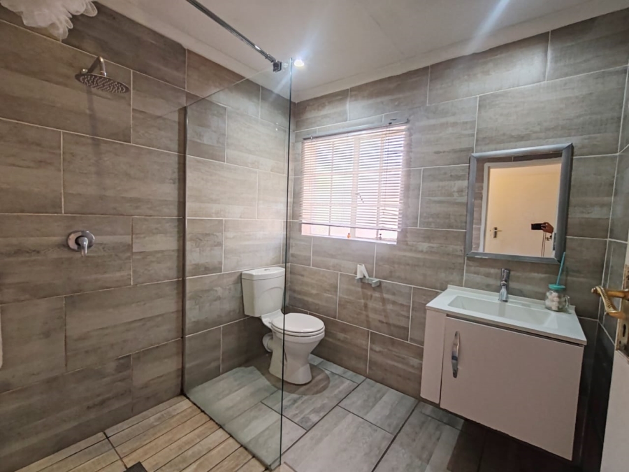 3 Bedroom Property for Sale in Bloubosrand Gauteng