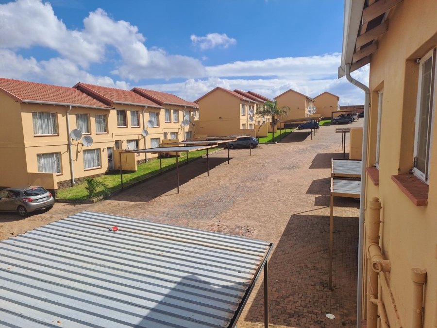 2 Bedroom Property for Sale in Groblerpark Gauteng