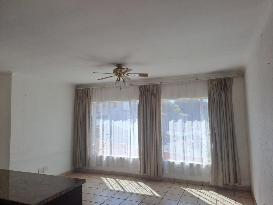 2 Bedroom Property for Sale in Groblerpark Gauteng