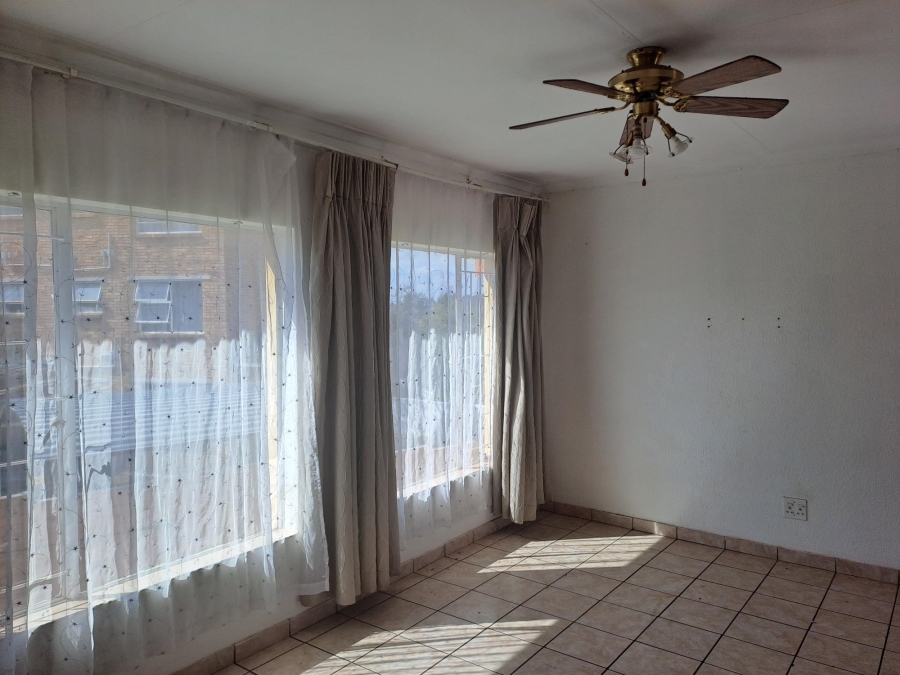 2 Bedroom Property for Sale in Groblerpark Gauteng