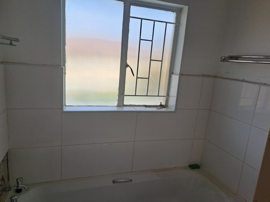 2 Bedroom Property for Sale in Groblerpark Gauteng