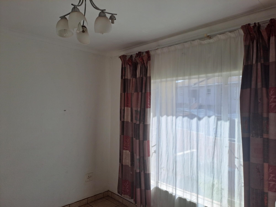 2 Bedroom Property for Sale in Groblerpark Gauteng