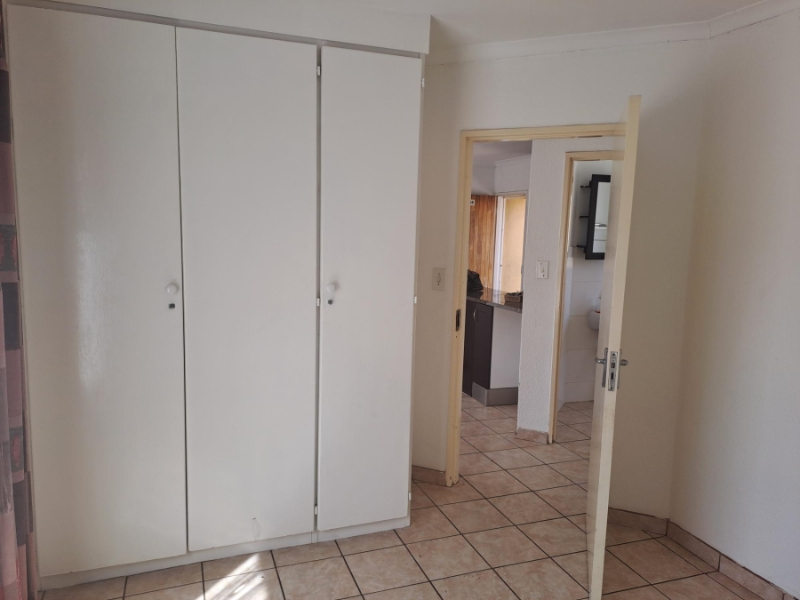 2 Bedroom Property for Sale in Groblerpark Gauteng