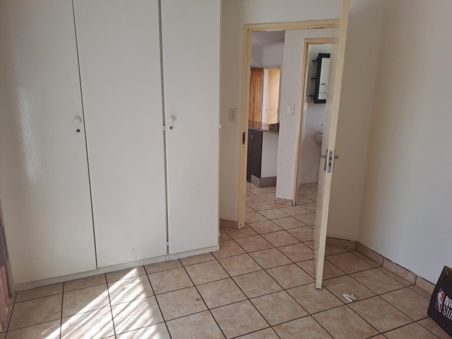2 Bedroom Property for Sale in Groblerpark Gauteng