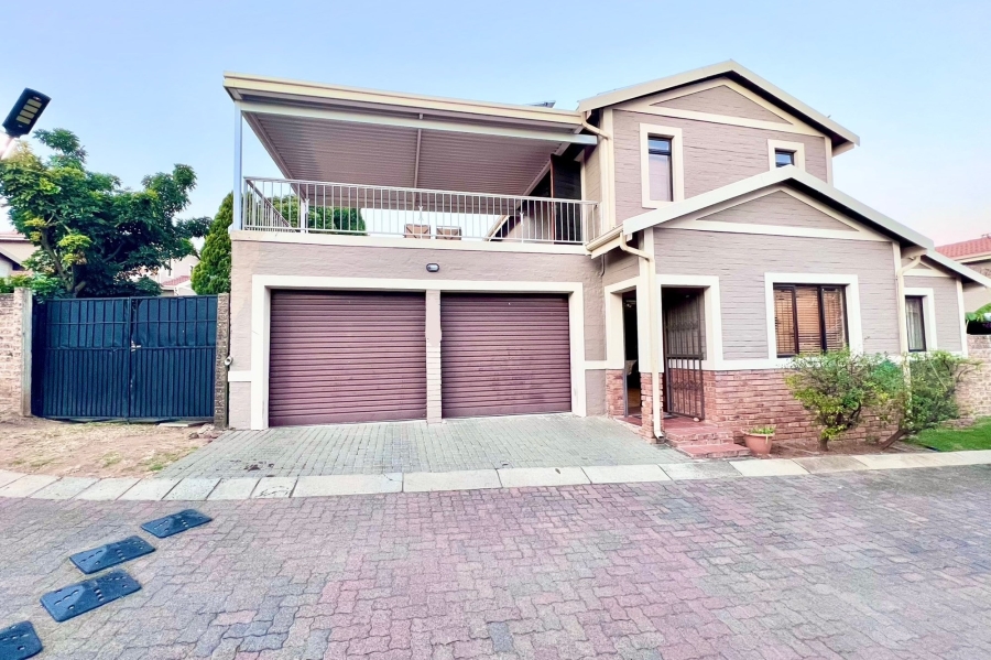 4 Bedroom Property for Sale in Carlswald Gauteng