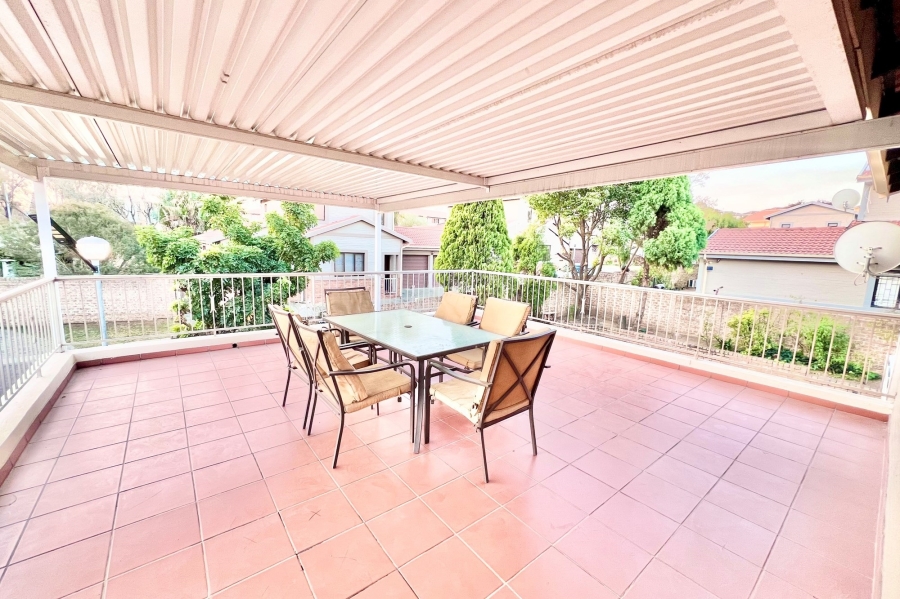 4 Bedroom Property for Sale in Carlswald Gauteng