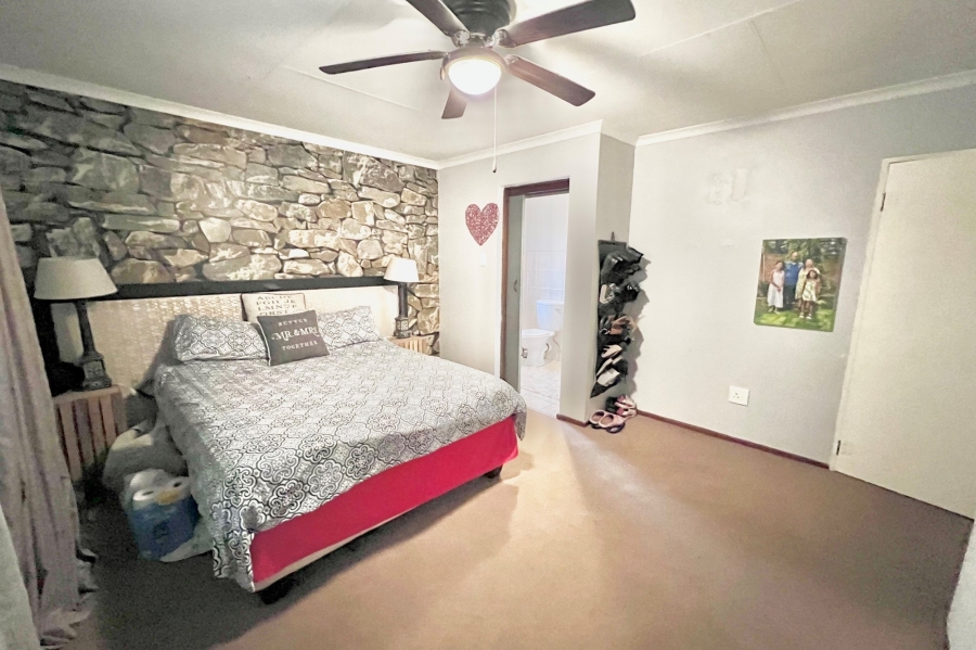 4 Bedroom Property for Sale in Carlswald Gauteng