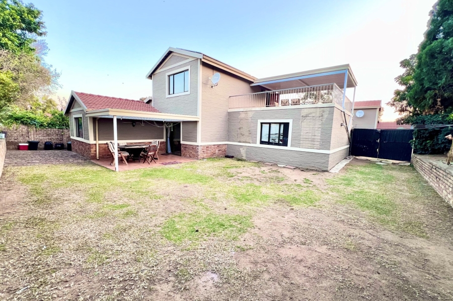 4 Bedroom Property for Sale in Carlswald Gauteng