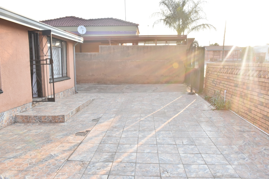 2 Bedroom Property for Sale in Soshanguve G Gauteng