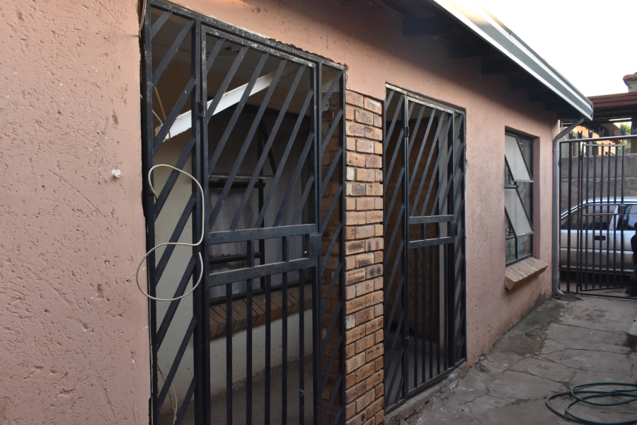 2 Bedroom Property for Sale in Soshanguve G Gauteng