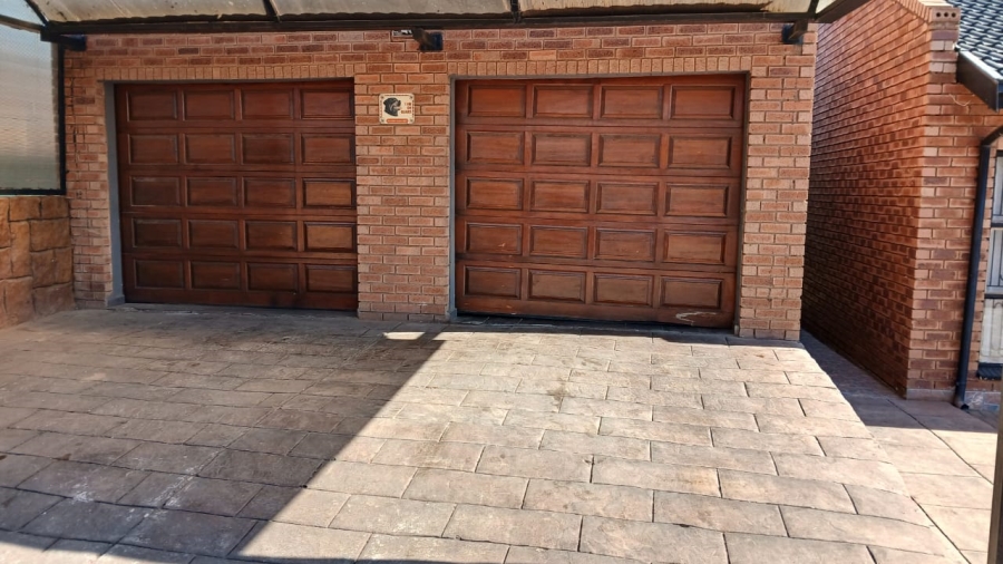 4 Bedroom Property for Sale in Soshanguve BB Gauteng