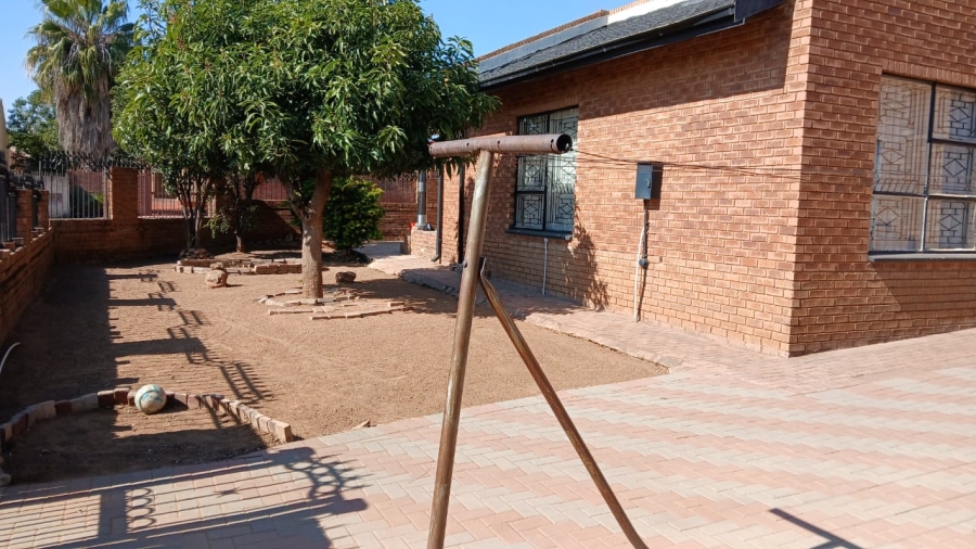 4 Bedroom Property for Sale in Soshanguve BB Gauteng