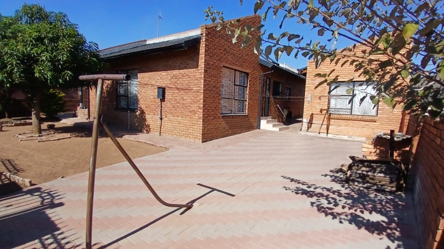 4 Bedroom Property for Sale in Soshanguve BB Gauteng