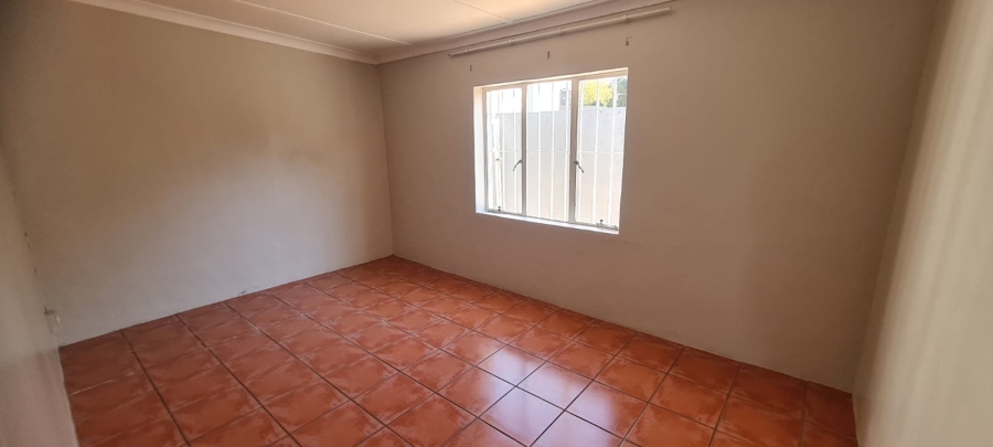 To Let 3 Bedroom Property for Rent in Clarens Park Gauteng