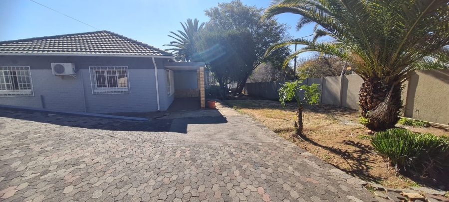 To Let 3 Bedroom Property for Rent in Clarens Park Gauteng