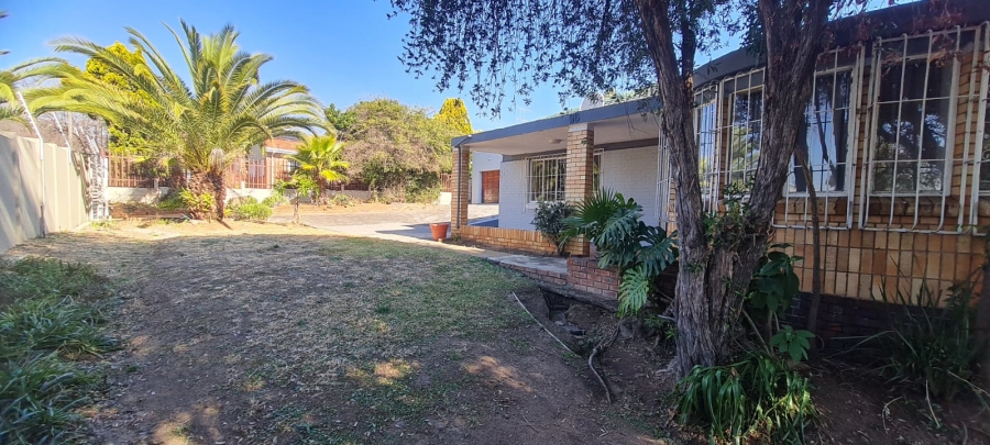 To Let 3 Bedroom Property for Rent in Clarens Park Gauteng