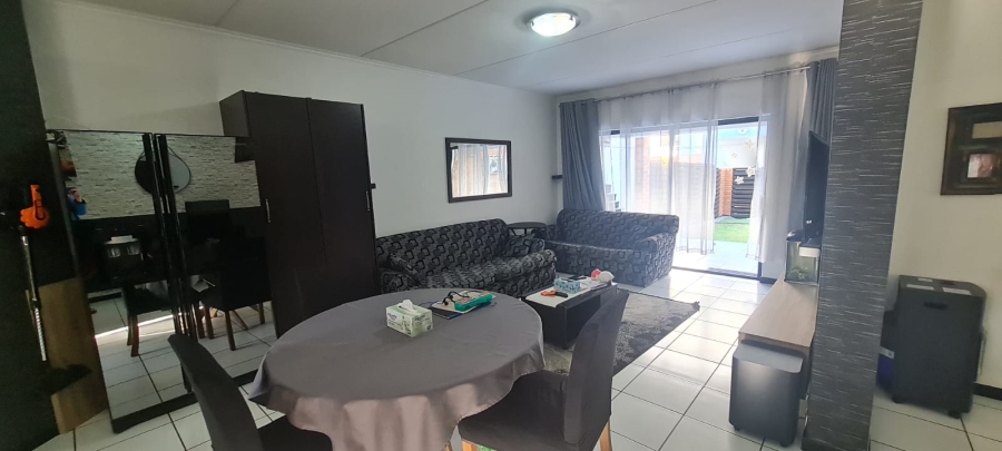 3 Bedroom Property for Sale in Greenstone Hill Gauteng