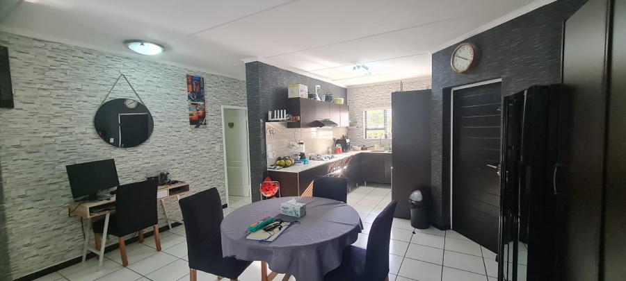 3 Bedroom Property for Sale in Greenstone Hill Gauteng
