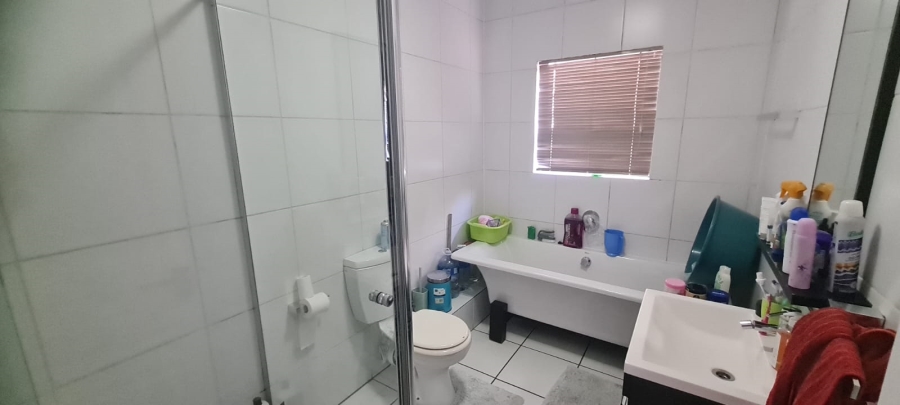 3 Bedroom Property for Sale in Greenstone Hill Gauteng
