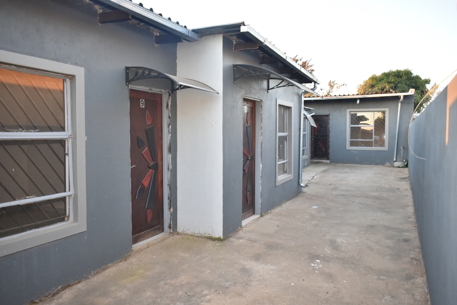9 Bedroom Property for Sale in Winterveldt Gauteng