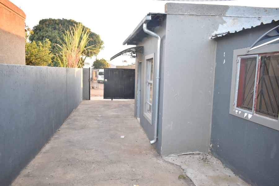 9 Bedroom Property for Sale in Winterveldt Gauteng