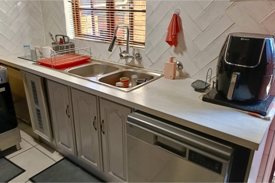 2 Bedroom Property for Sale in Clubview Gauteng