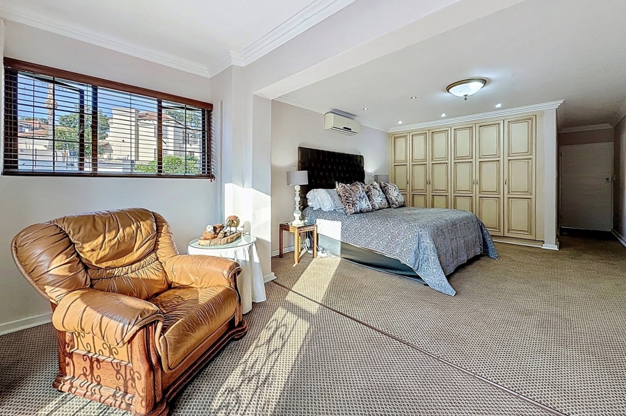 5 Bedroom Property for Sale in Faerie Glen Gauteng