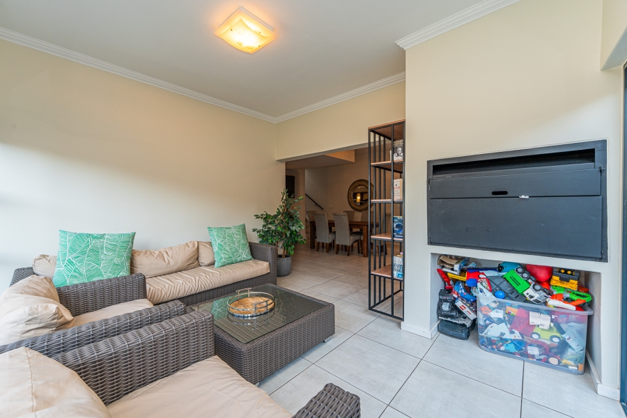 4 Bedroom Property for Sale in Ruimsig Gauteng
