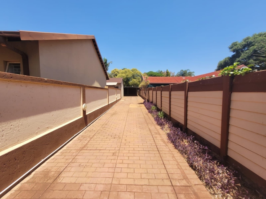 To Let 3 Bedroom Property for Rent in Doornpoort Gauteng