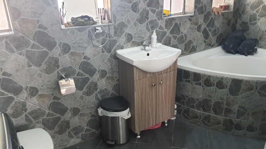 3 Bedroom Property for Sale in Wentworth Park Gauteng