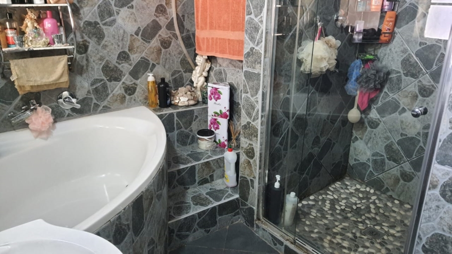 3 Bedroom Property for Sale in Wentworth Park Gauteng