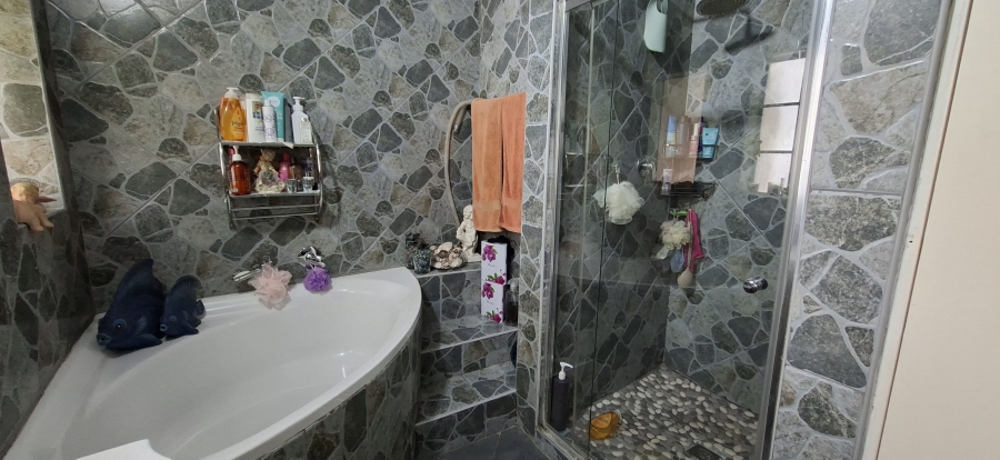 3 Bedroom Property for Sale in Wentworth Park Gauteng